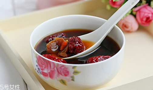 赤砂糖就是紅糖嗎？教你辨別真假紅糖