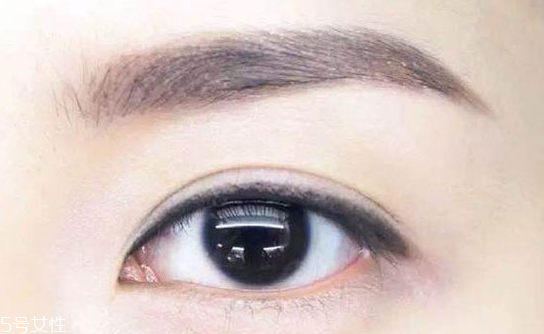 新手適合眼線液還是眼線筆？史上最全眼線誤區(qū)