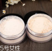 散粉取粉用什么好？粉撲和化妝刷要配合使用