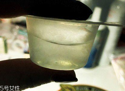 化妝品凍僵了還有效果嗎？美白產(chǎn)品別用了