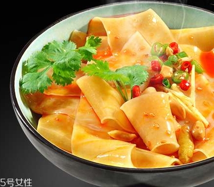 阿寬紅油面皮健康嗎？來(lái)看看它的危害