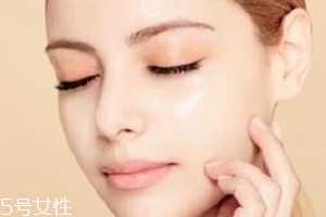 妝前乳主要成分是什么？是硅靈讓臉滑滑的