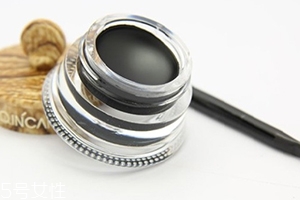 睫毛膏可以當(dāng)眼線嗎？畫眼線不成問題