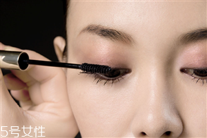 內(nèi)眼線會(huì)傷眼睛嗎？九種可愛的眼線畫法