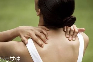 肩膀痛是肝癌信號(hào)嗎？反復(fù)不見好要警惕