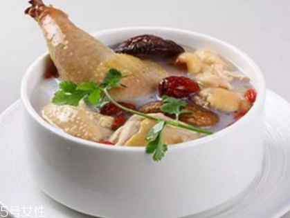 什么人不適合喝雞湯？雞湯雖好但這些人卻無(wú)福消受