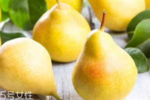 減肥一天吃幾個(gè)梨子？怎樣吃梨子減肥？