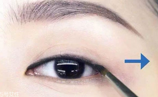 新手適合眼線液還是眼線筆？史上最全眼線誤區(qū)