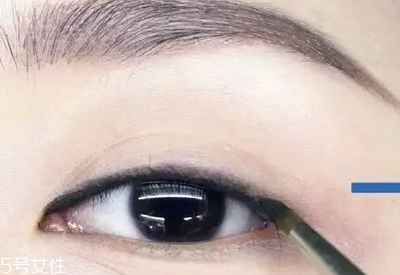 怎么畫眼線讓眼睛自然又有神？畫眼線必學(xué)基本步驟