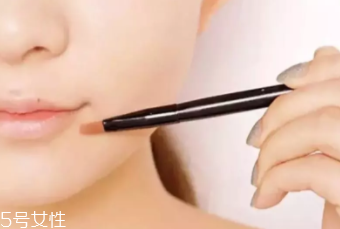 粉底先還是遮瑕先？最好先用粉底液