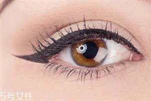 眼線液和眼線筆哪個(gè)好用？眼線長(zhǎng)度決定風(fēng)格