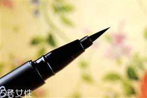 眼線筆硬頭和軟頭的哪個(gè)好用？單眼皮眼妝教程