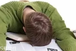 肝不好有什么癥狀？一個(gè)簡(jiǎn)單小動(dòng)作最養(yǎng)肝