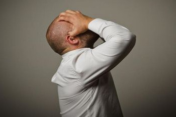 經(jīng)常性頭暈頭痛怎么辦？這些食物千萬別吃