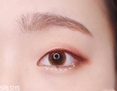 適合畫桃花妝的眼影有哪些？單眼皮桃花妝畫法步驟