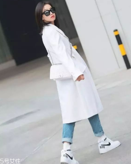 長款大衣搭配什么鞋子？這樣穿氣場兩米八