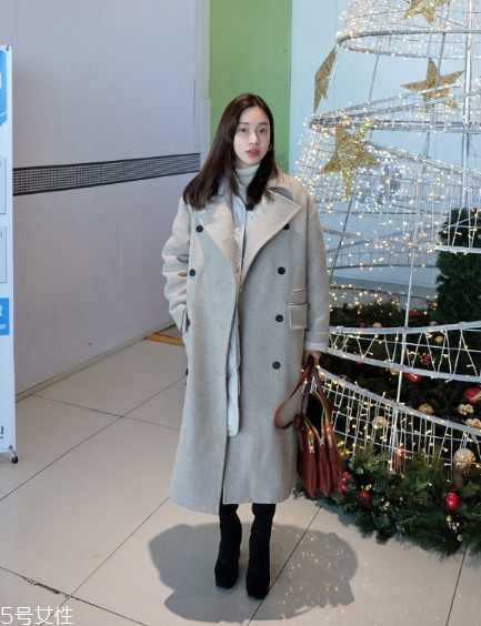 雙排扣大衣怎么搭配？塑造干練女人味