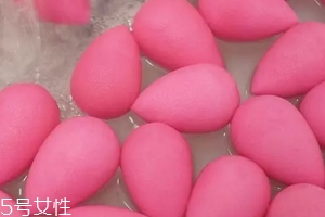 美妝蛋用前要沾濕嗎？美妝蛋不能直接用