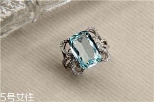 海藍(lán)寶是越透越好嗎？它是海水的化身
