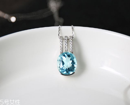 海藍(lán)寶石一克拉多少錢(qián)？沉著勇敢的象征
