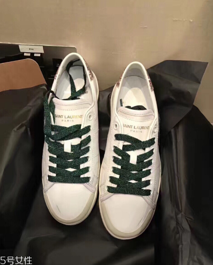 圣羅蘭小白鞋偏大偏??？今年最火的小白鞋就是它了