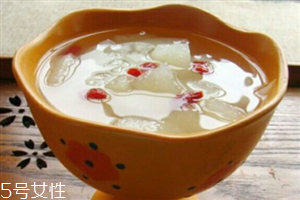 冰糖雪梨是熱喝還是涼喝好？冰糖雪梨怎么做？