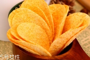 薯片掉到地上可以撿起來(lái)吃嗎？這樣衛(wèi)生嗎？