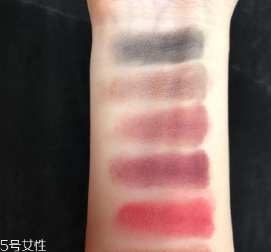 zoeva眼影多少錢？zoeva queens guard眼影盤試色