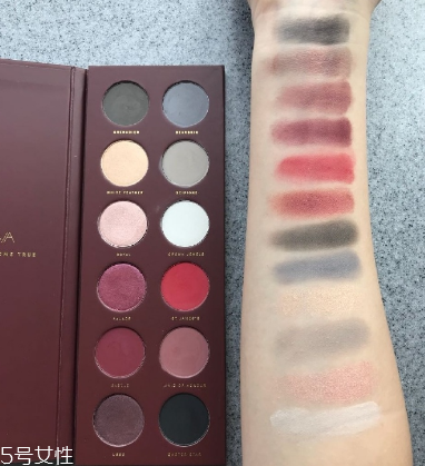 zoeva眼影多少錢？zoeva queens guard眼影盤試色