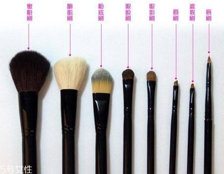 如何清洗化妝刷？眼影刷的選擇與使用方法
