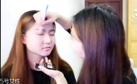 內(nèi)雙怎么畫眼線？內(nèi)雙眼皮畫眼妝技巧