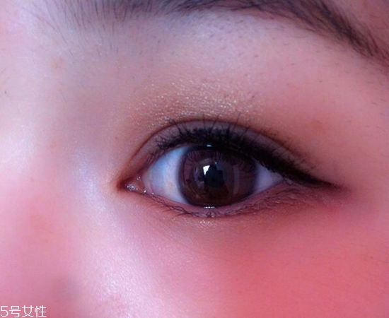 內(nèi)雙怎么畫眼線？內(nèi)雙眼皮畫眼妝技巧