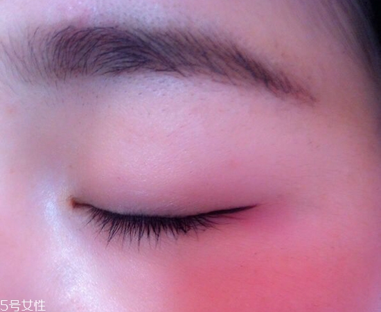 內(nèi)雙怎么畫眼線？內(nèi)雙眼皮畫眼妝技巧