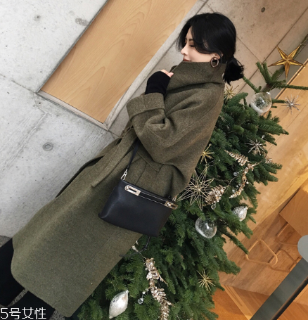 大衣和羽絨服哪個(gè)保暖？這個(gè)冬天不會冷