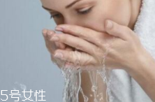 潔面乳和洗面奶是一種產(chǎn)品嗎？洗面奶適合干皮