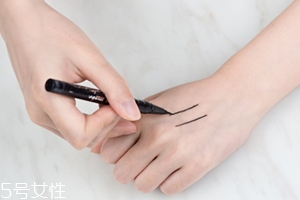 眼線筆多少錢一支？看看大熱的眼線筆價格