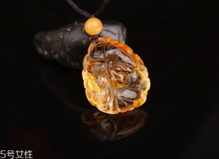 黃水晶戴左手還是右手？水晶佩戴大有講究
