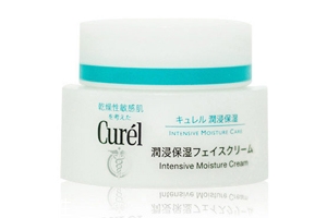 Curel乳霜早晚都能用嗎？夜間用最好