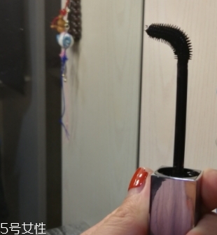 美寶蓮彎彎睫毛膏怎么樣？新品首發(fā)彎彎睫毛膏評(píng)測(cè)