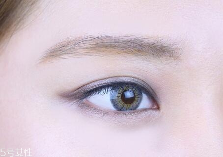 西柚色眼影怎么畫？教你畫高冷女神妝容