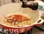 沒有冰箱臘腸怎么保存？懸掛陰涼通風(fēng)處