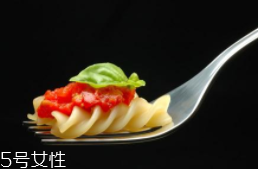鋅對(duì)肌膚有哪些作用？鋅有助于防曬和抗衰老