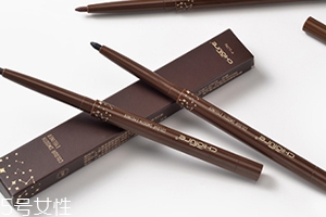 眼線膠筆怎么轉(zhuǎn)出筆芯？