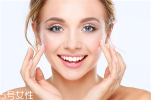 開眼角拆線后怎么清潔眼部？開眼角后可以適當(dāng)洗臉清潔