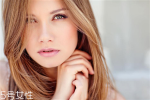 開(kāi)眼角拆線后洗臉要注意什么？開(kāi)眼角術(shù)后的保養(yǎng)