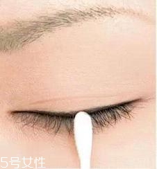 眼線液筆不出水怎么辦？畫眼線的常見誤區(qū)