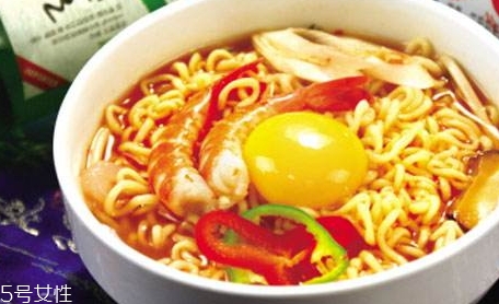 農(nóng)心辛拉面真的健康嗎？看看它非油炸的真面目