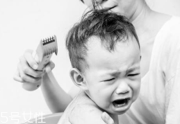 剪發(fā)能促進(jìn)頭發(fā)生長(zhǎng)嗎？毫無(wú)關(guān)系