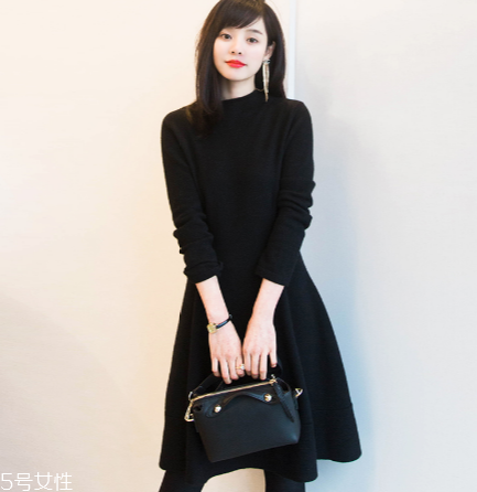 怎么穿衣服有女人味？跟著她學(xué)就對(duì)了