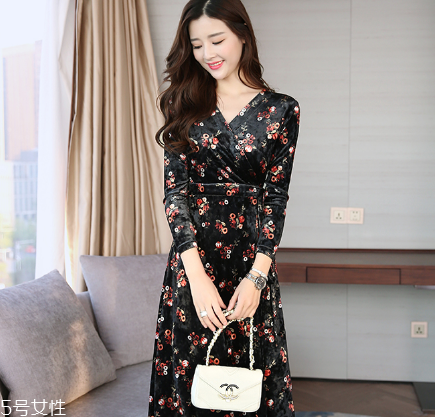 怎么穿衣服有女人味？跟著她學(xué)就對(duì)了